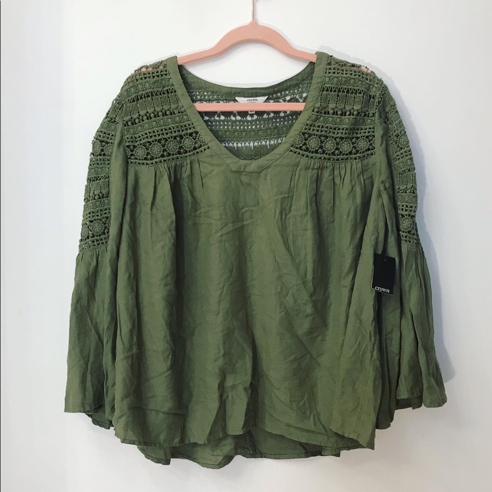 ⚜️ Crown & Ivy Boho Crochet Bell Sleeve Top sz Med